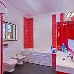 Nincha - Heated Pool - Free Wi-fi - Air Con *