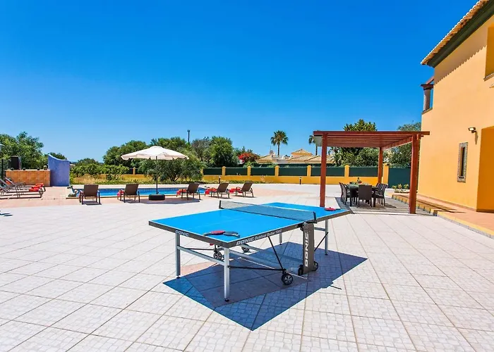 Nincha - Heated Pool - Free Wi-fi - Air Con Albufeira