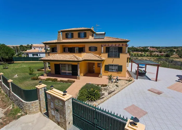 Nincha - Heated Pool - Free Wi-fi - Air Con 阿尔布费拉