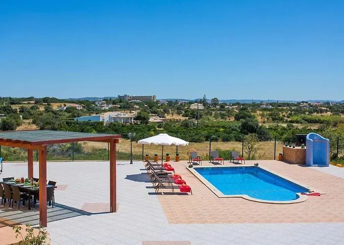 Nincha - Heated Pool - Free Wi-fi - Air Con *