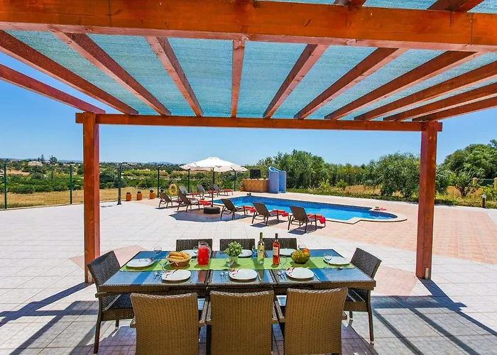 Villa Nincha - Heated Pool - Free Wi-fi - Air Con Albufeira