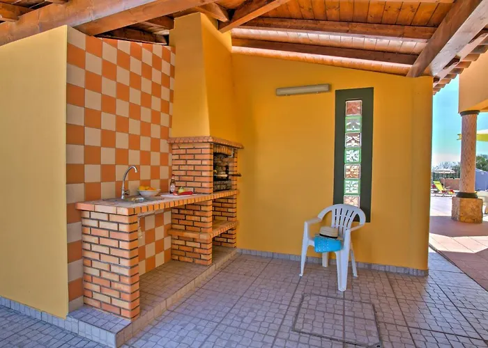 别墅 Nincha - Heated Pool - Free Wi-fi - Air Con