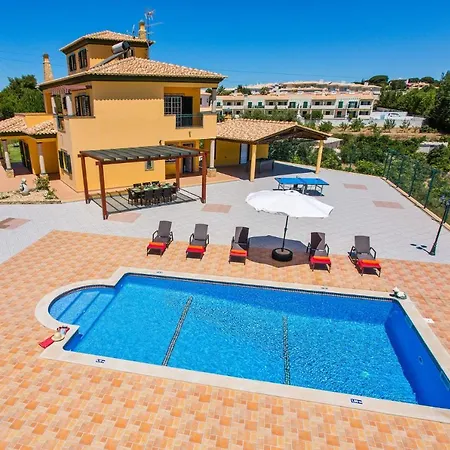 Villa Nincha - Heated Pool - Free Wi-fi - Air Con *