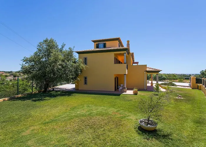 Villa Nincha - Heated Pool - Free Wi-fi - Air Con