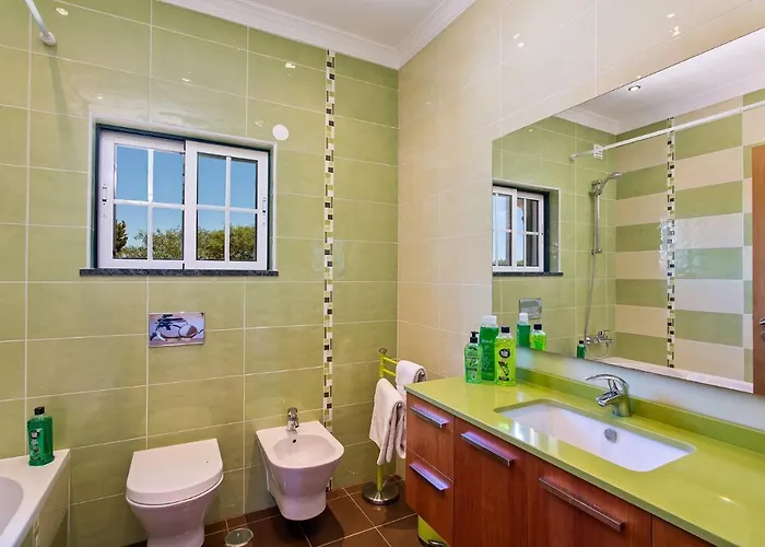 Nincha - Heated Pool - Free Wi-fi - Air Con Villa *