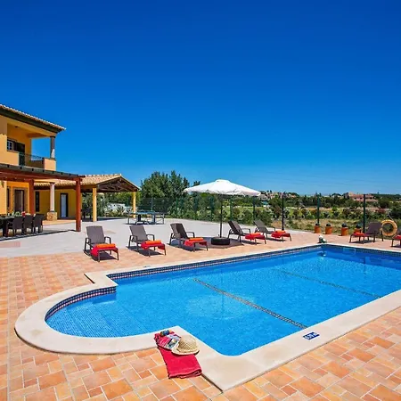 Nincha - Heated Pool - Free Wi-fi - Air Con Willa